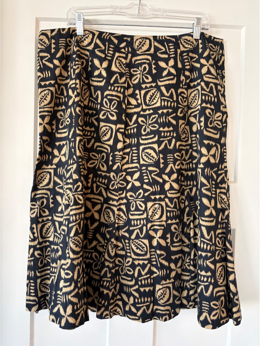 Jones New York Signature Woman Pleated Batik-Print Midi Skirt — Size 14W
